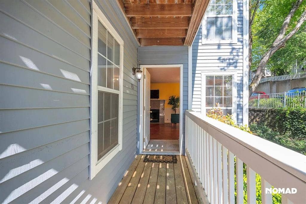 2 BR in Sandy Springs