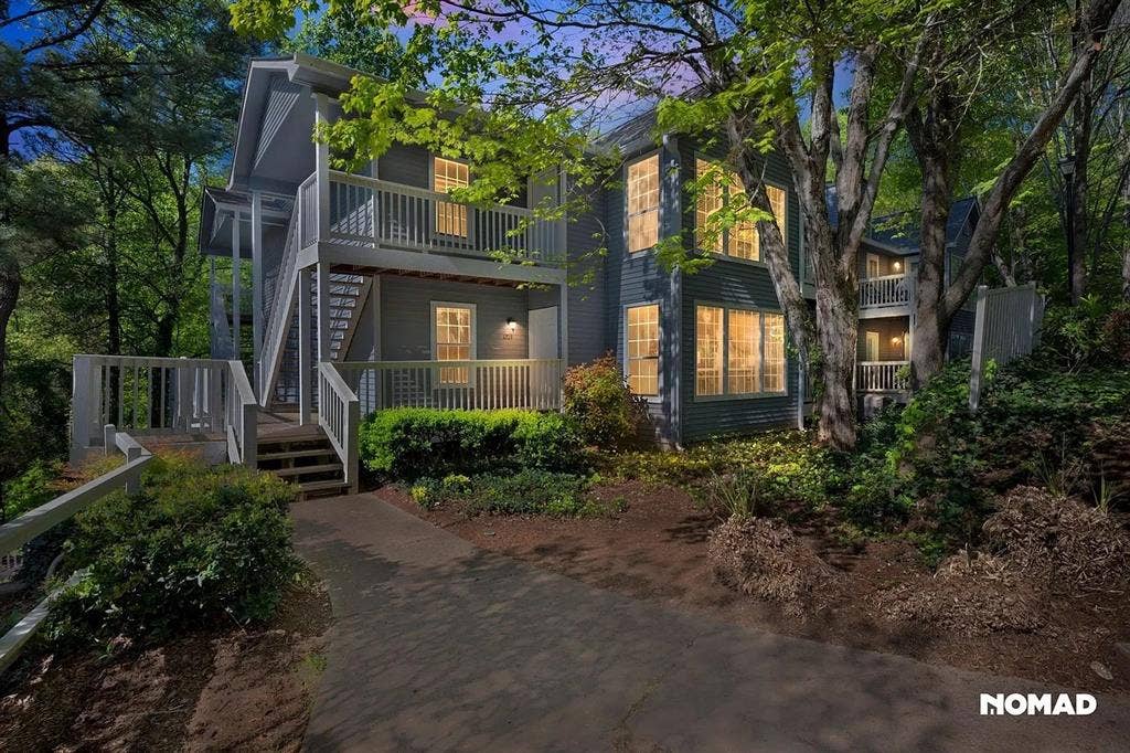 2 BR in Sandy Springs