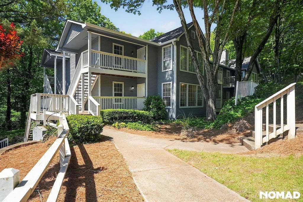 2 BR in Sandy Springs