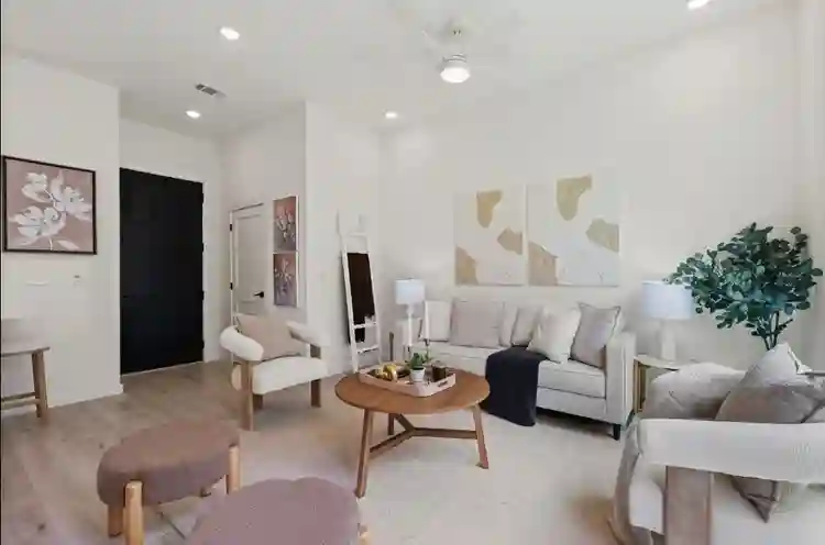 2 BR in Austin