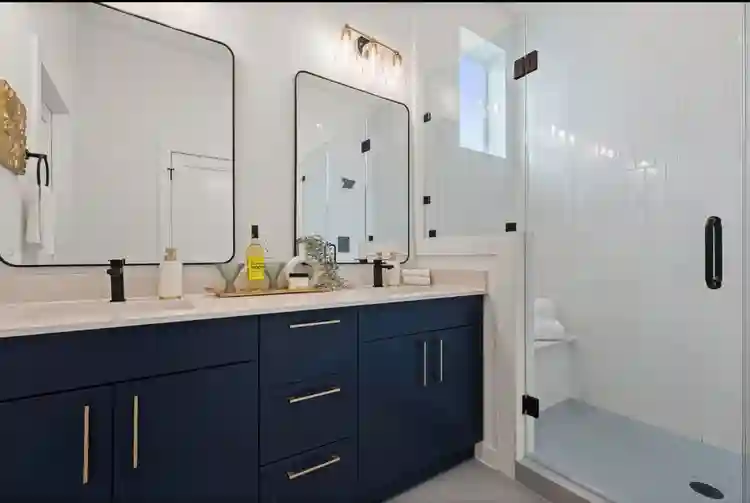 2 BR in Austin
