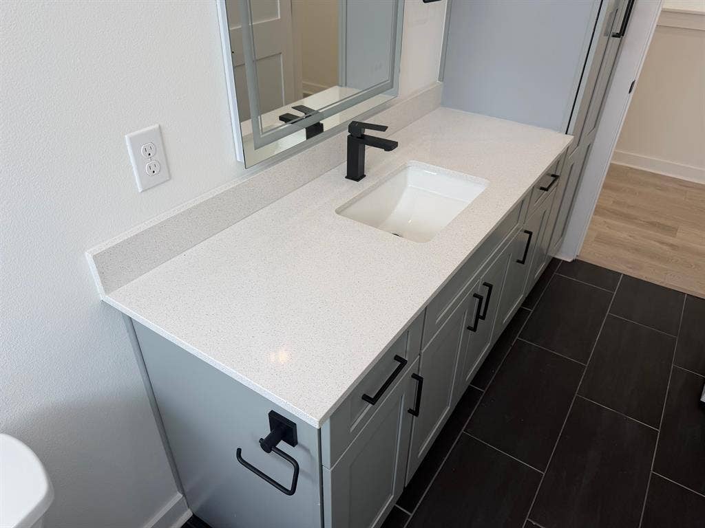 2 BR in Austin