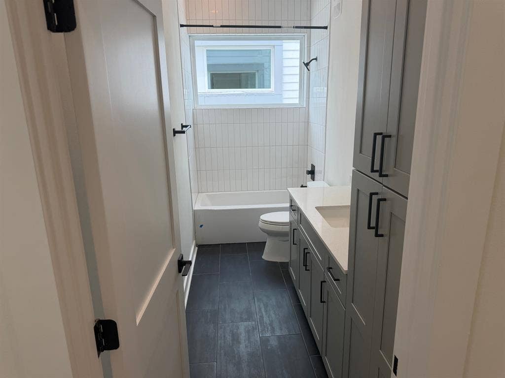 2 BR in Austin