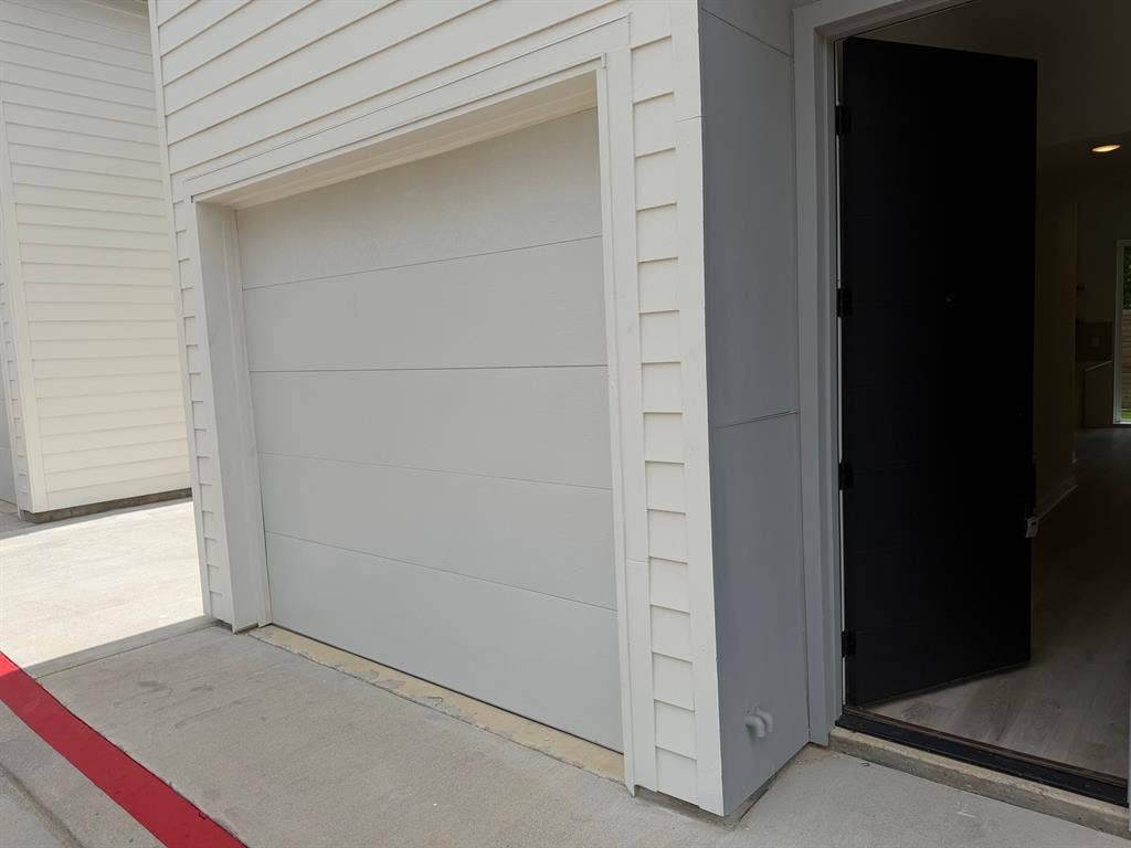 2 BR in Austin