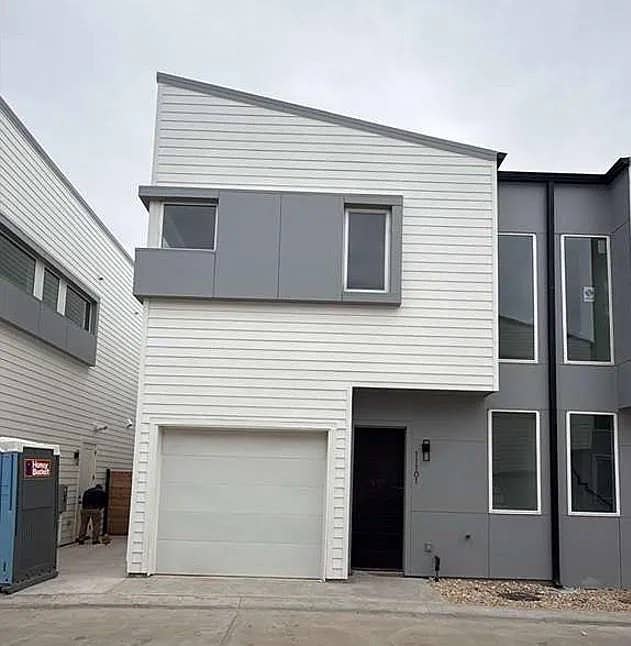 2 BR in Austin
