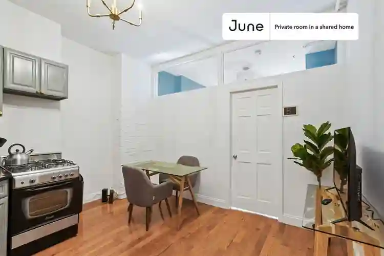 2 BR in New York City