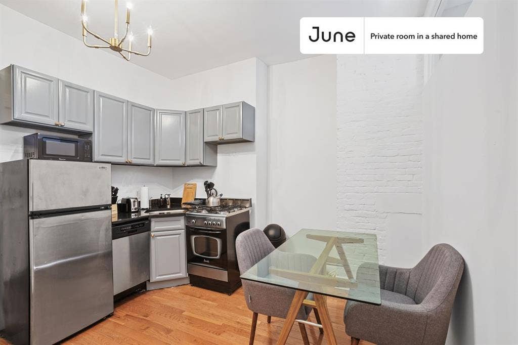 2 BR in New York City