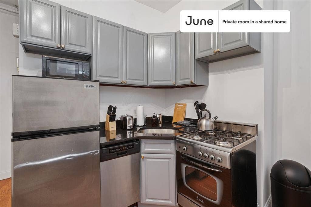 2 BR in New York City