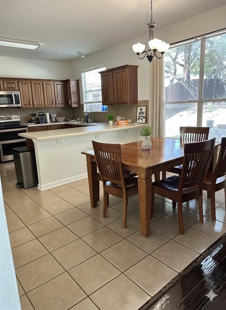 4 BR in Austin