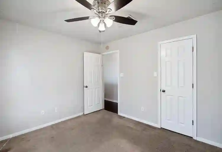 4 BR in Austin