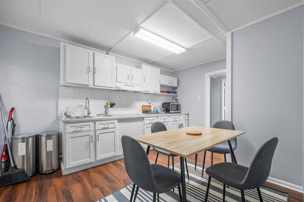 5 BR in Lilburn