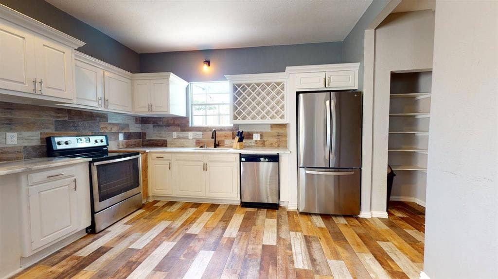 1 BR in Dallas