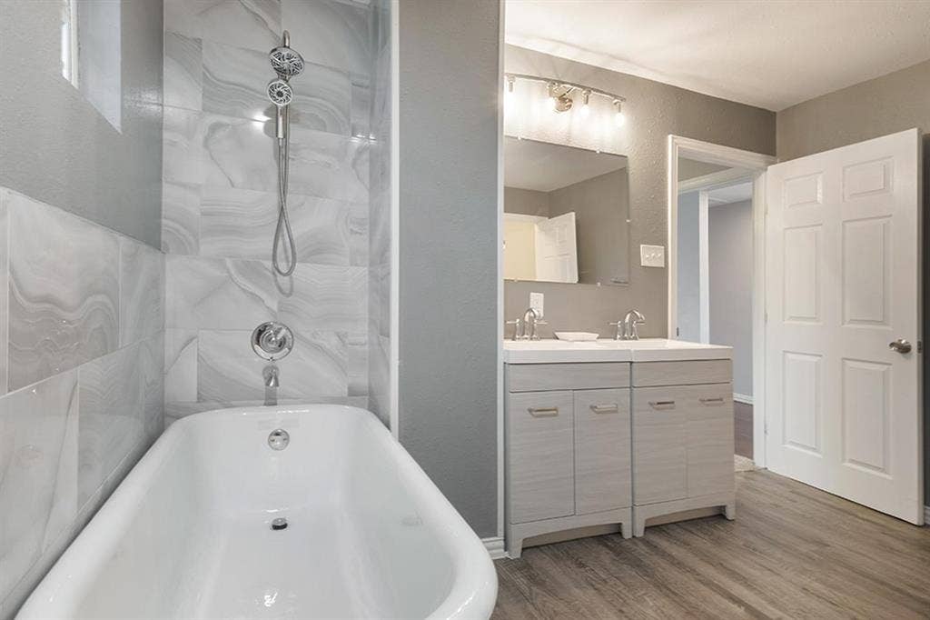 1 BR in Dallas