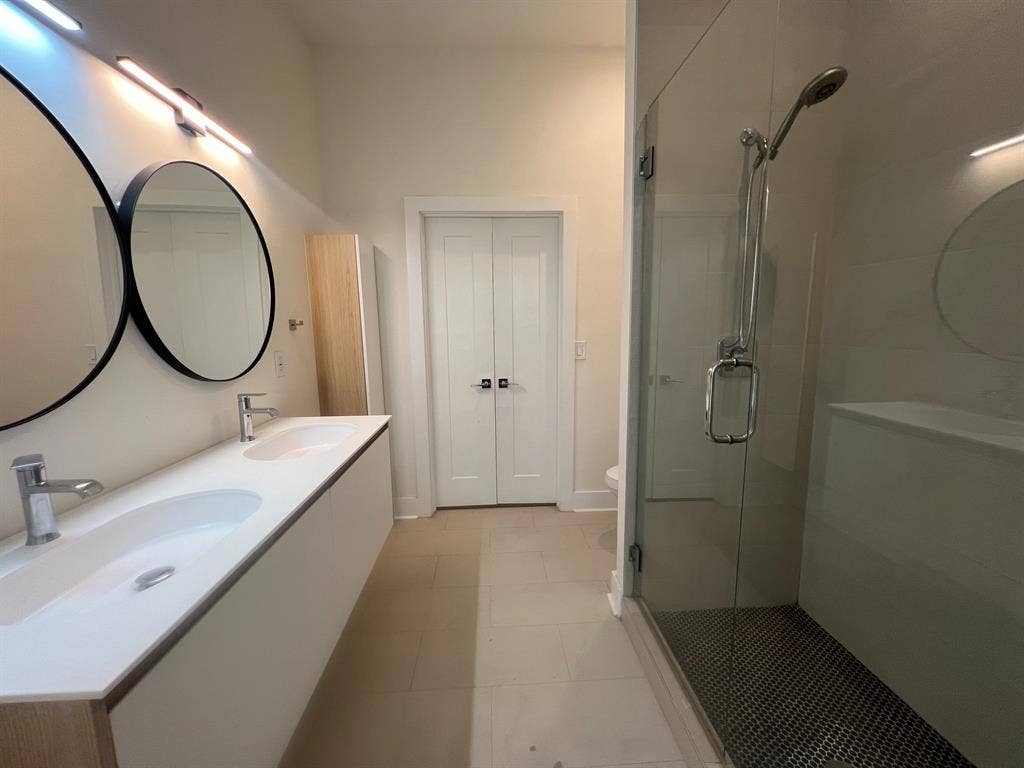 2 BR in Atlanta