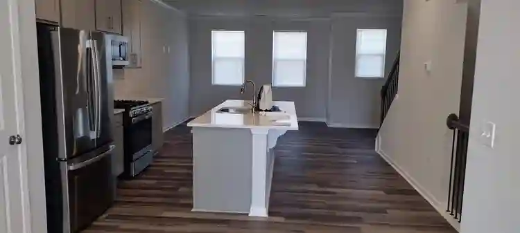 3 BR in Apex