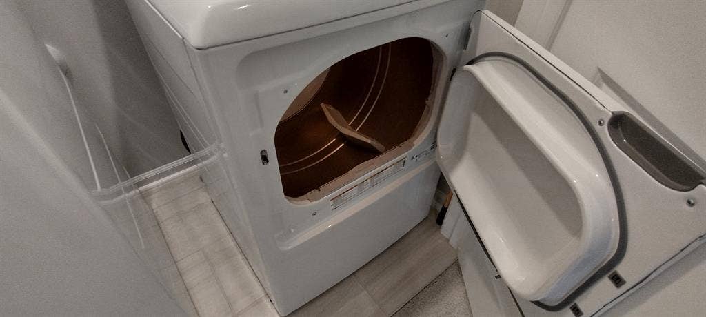 3 BR in Apex