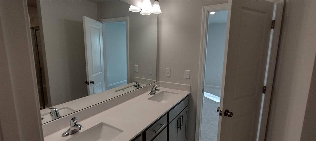 3 BR in Apex