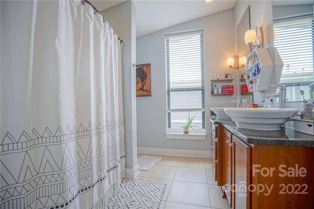 3 BR in Charlotte