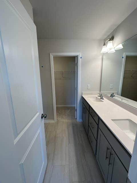 3 BR in Apex