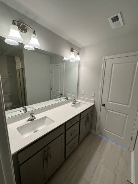 3 BR in Apex