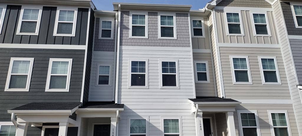 3 BR in Apex