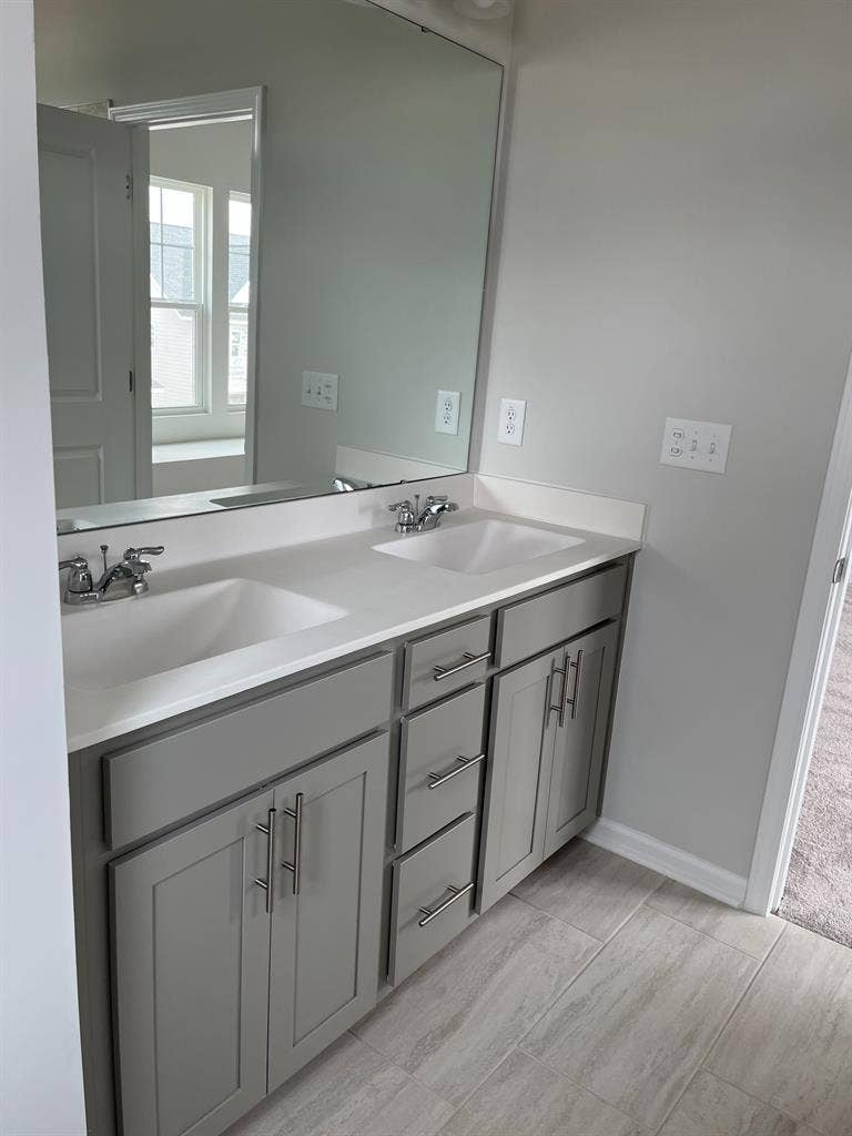 4 BR in Apex