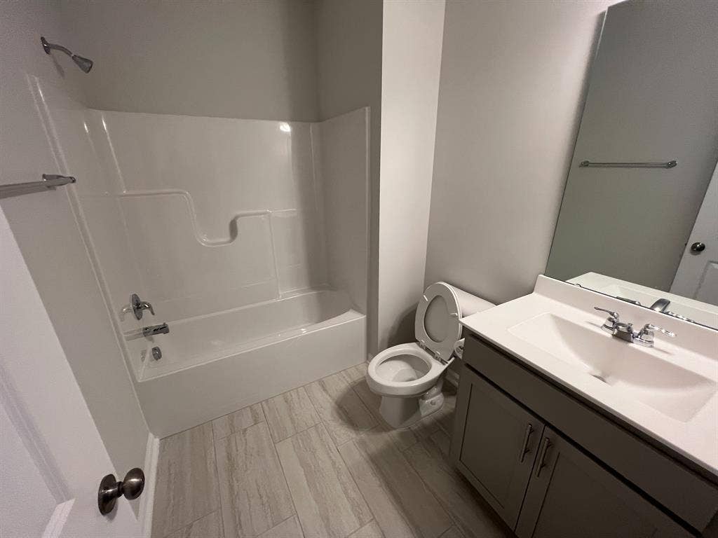 4 BR in Apex