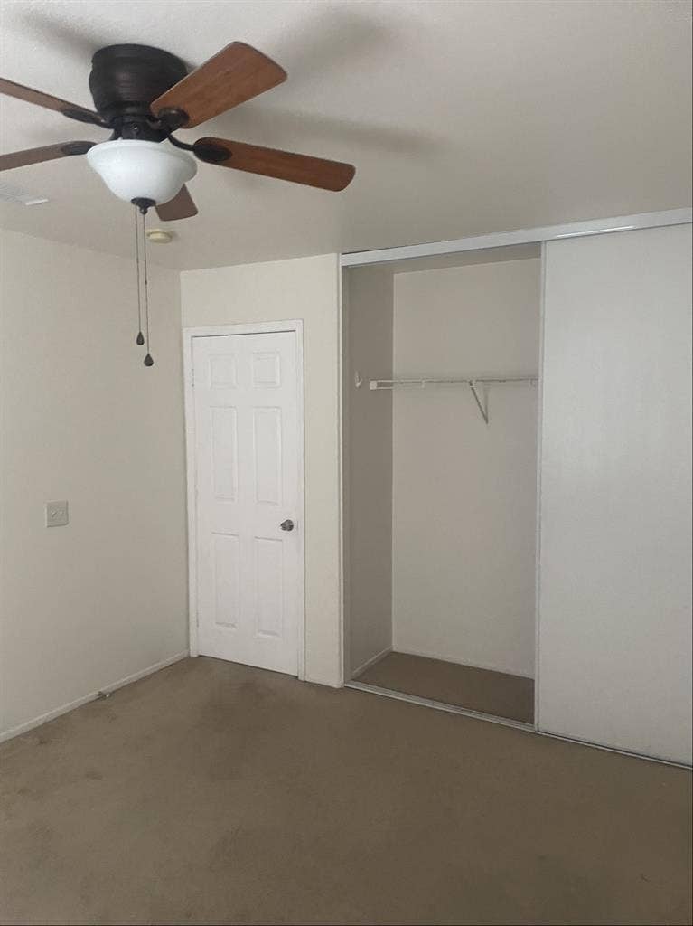 Room for rent 800 near Victoria G