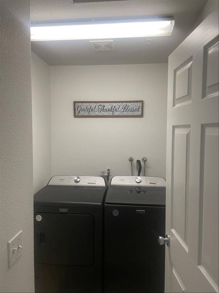 Room for rent 800 near Victoria G