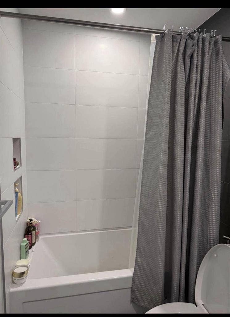 Female flatmate sharing