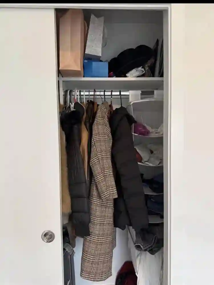 Female flatmate sharing