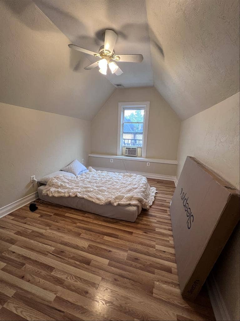 2BR in Friendship | A/C + Parking