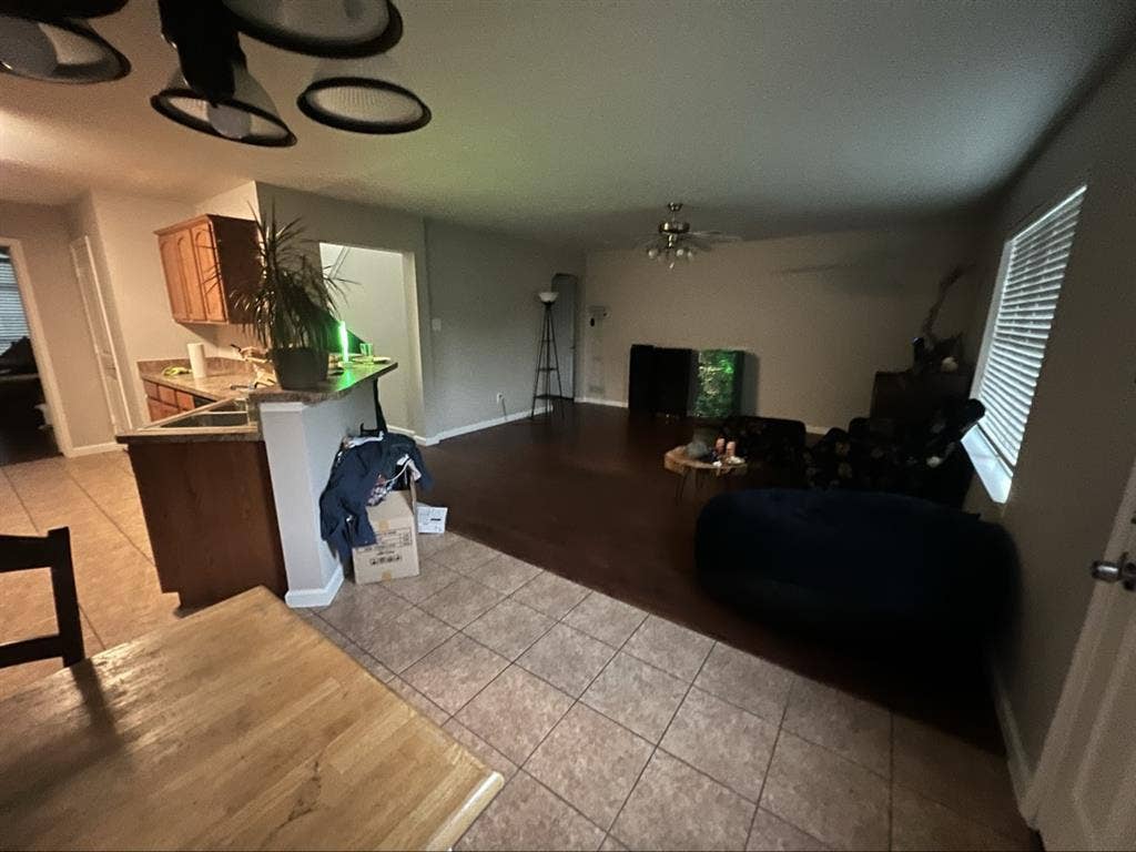 2 Roommates Wanted 4 Bedroom