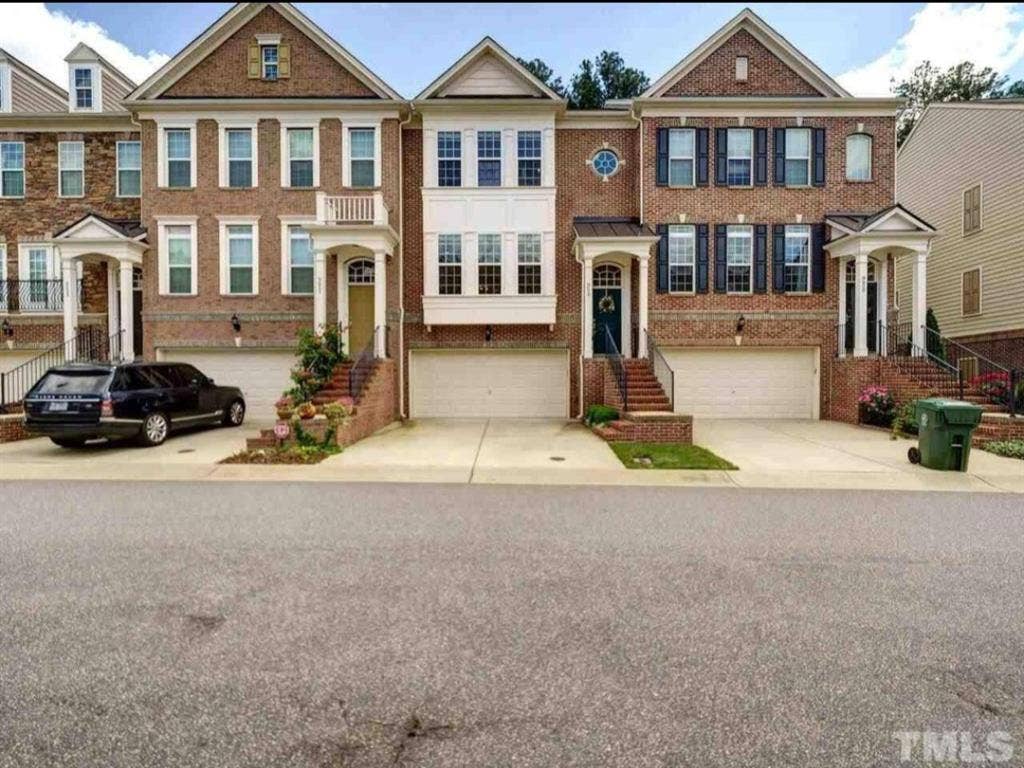 3 BR in Cary