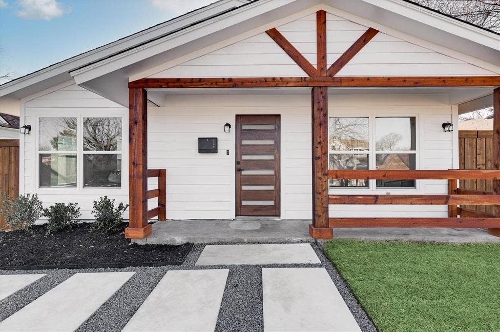 1 BR in Dallas