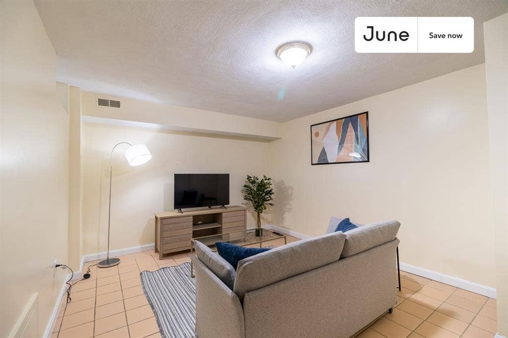 3 BR in Boston