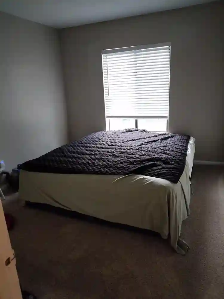 Private room to rent with utilities