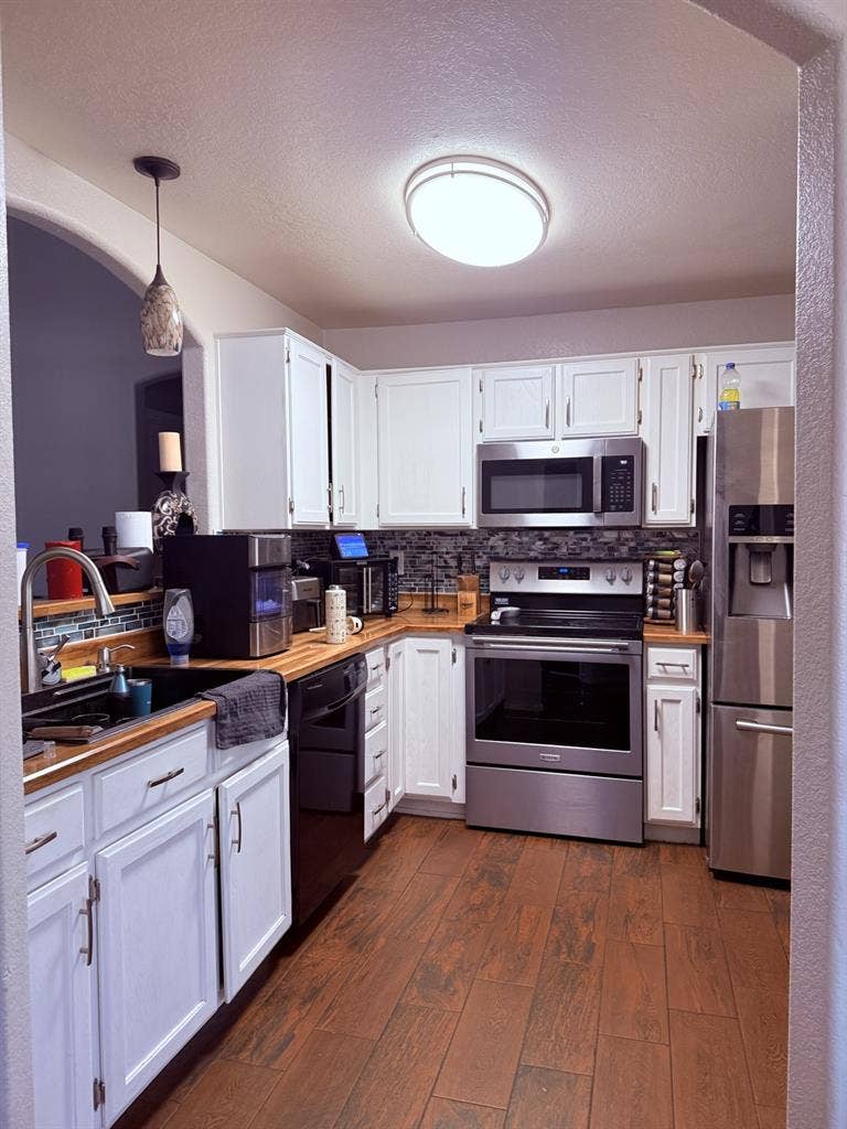 Beautiful 3 Bed / 2 Bath House