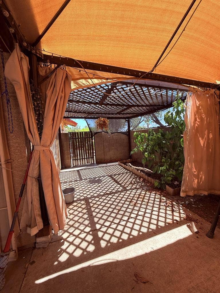 Beautiful 3 Bed / 2 Bath House