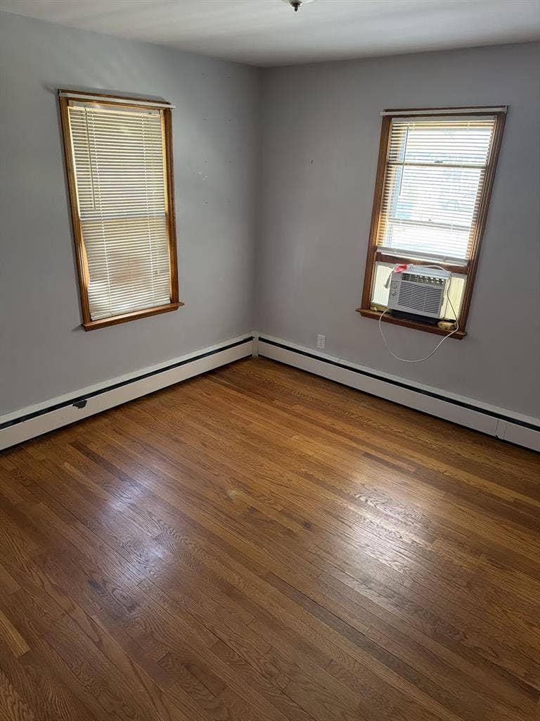 ROOM FOR RENT - ASAP