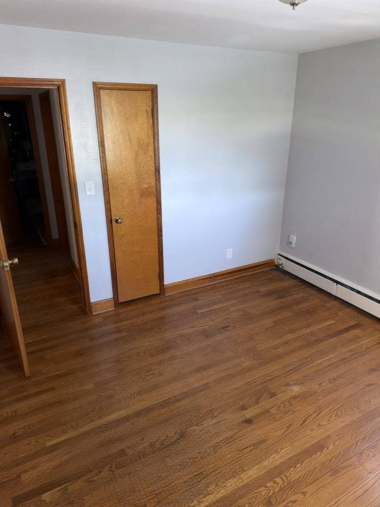 ROOM FOR RENT - ASAP