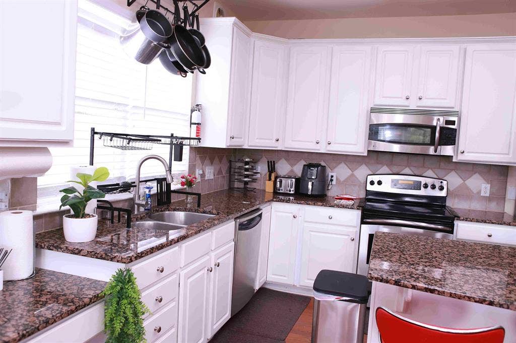 7 BR in Charlotte