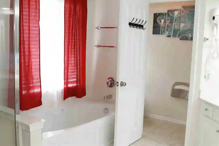 7 BR in Charlotte