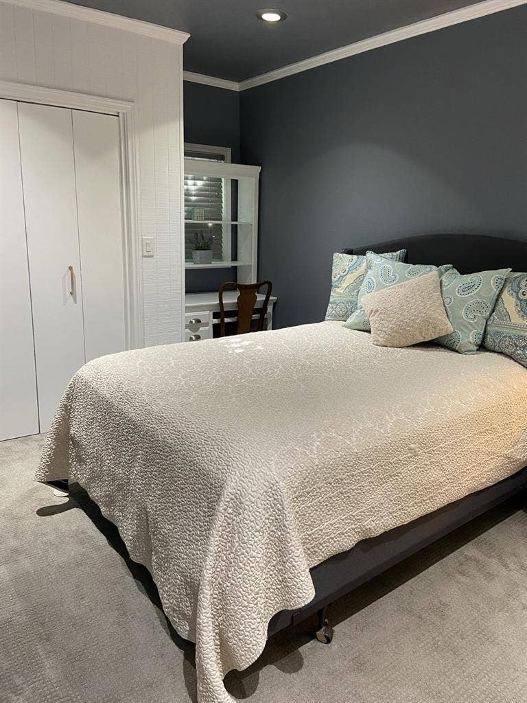 Furnished Suite with Private Bath
