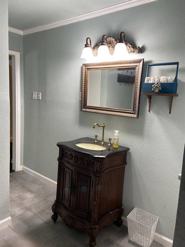 Furnished Suite with Private Bath