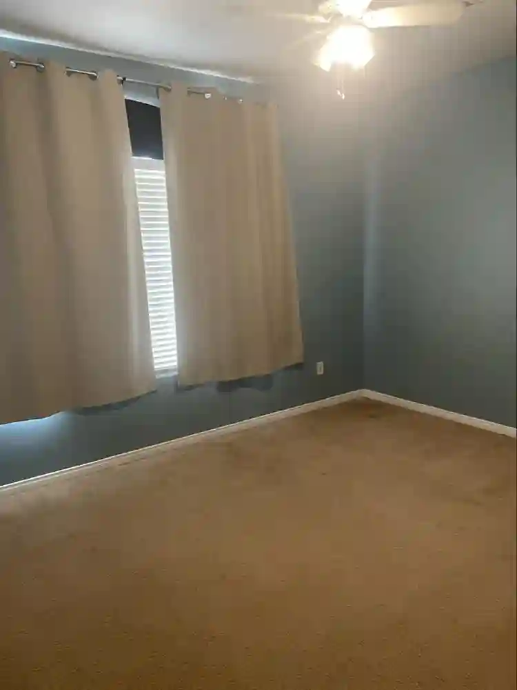 Room for rent $600 + $600 Deposit