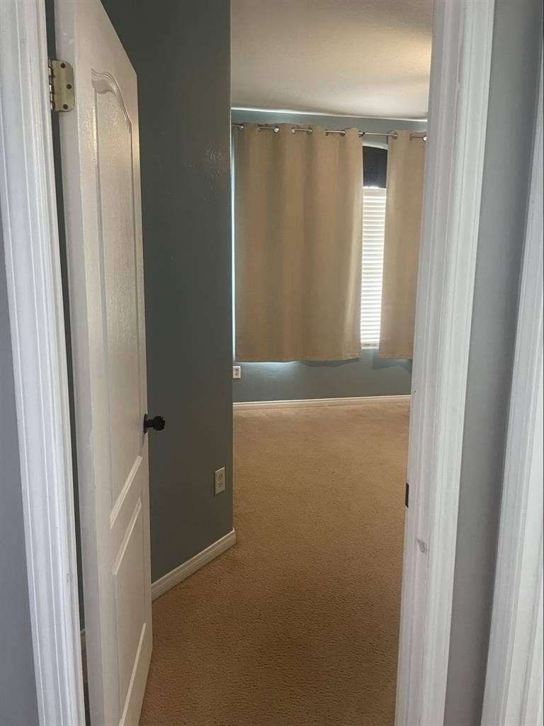 Room for rent $600 + $600 Deposit