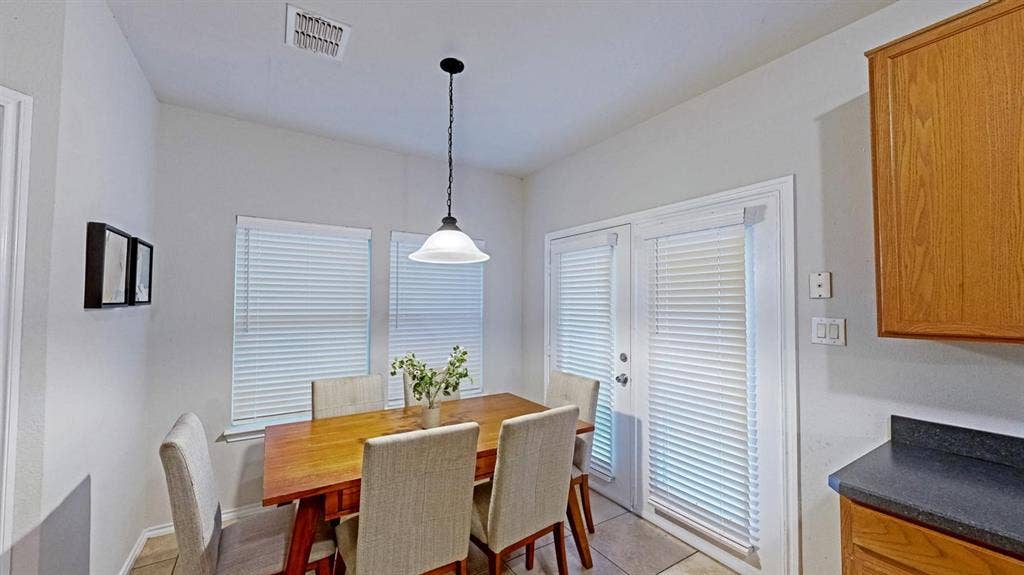 5 BR in Ferris