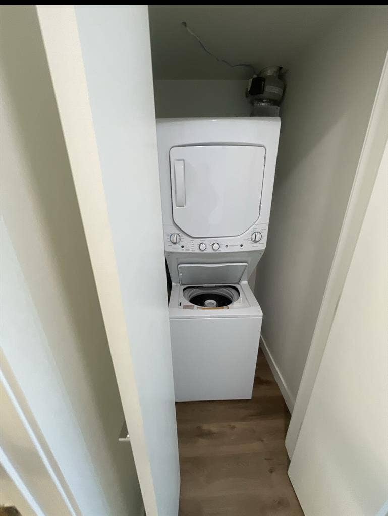 Room for rent!!! +ur own bathroom