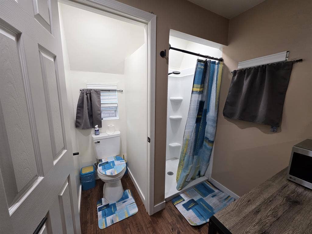 Private laundry private entrance